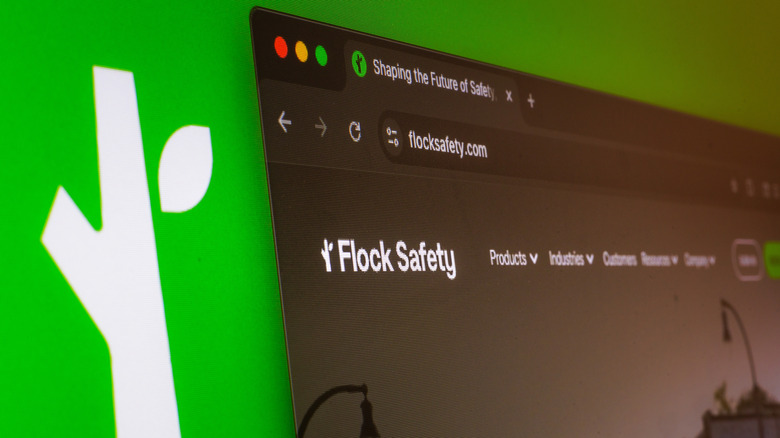 Логотип Flock Safety на веб-сайте