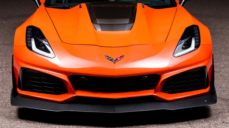 Оранжевый Corvette ZR1