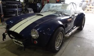 Покупатель Shelby Cobra быстро понимает, почему затопленные автомобили продаются так дешево