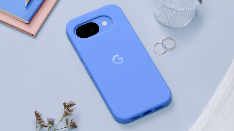 Pixel 10a в синем корпусе