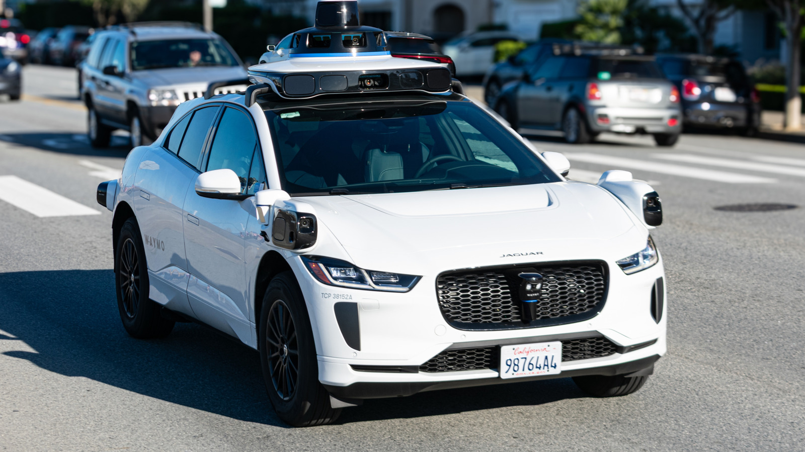 Четвертого июля тупик убил высокотехнологичные беспилотные автомобили Waymo