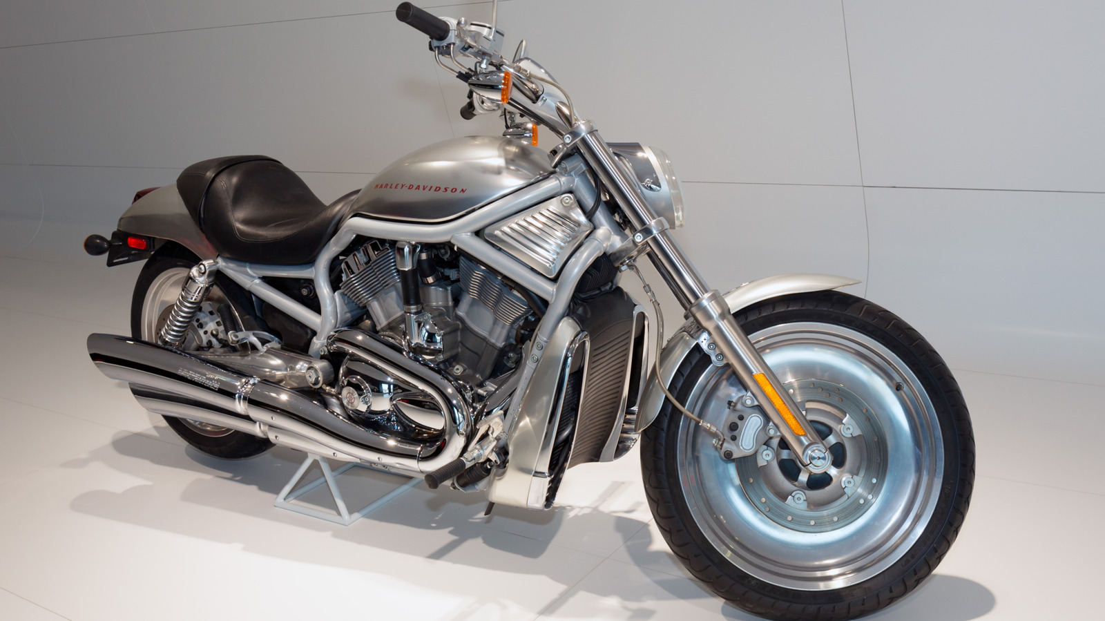 В чем разница между Harley-Davidson Evolution и Revolution Big Twin Engine?