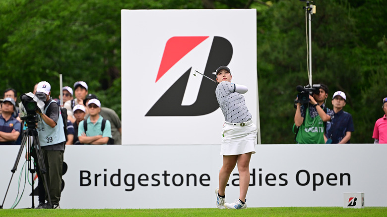 Гольфистка Рио Таке участвует в турнире Bridgestone Ladies Open