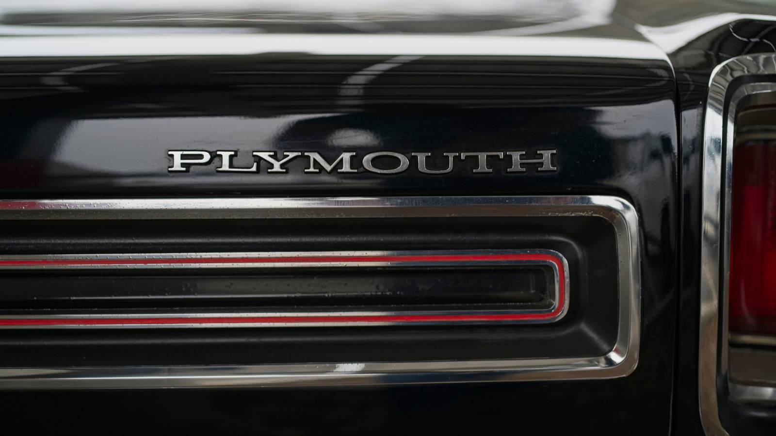 Какой классический Mopar был назван «мощным джентльменским автомобилем» и что сделало его таким особенным?