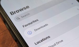 Здесь вы можете найти загрузки на iPhone