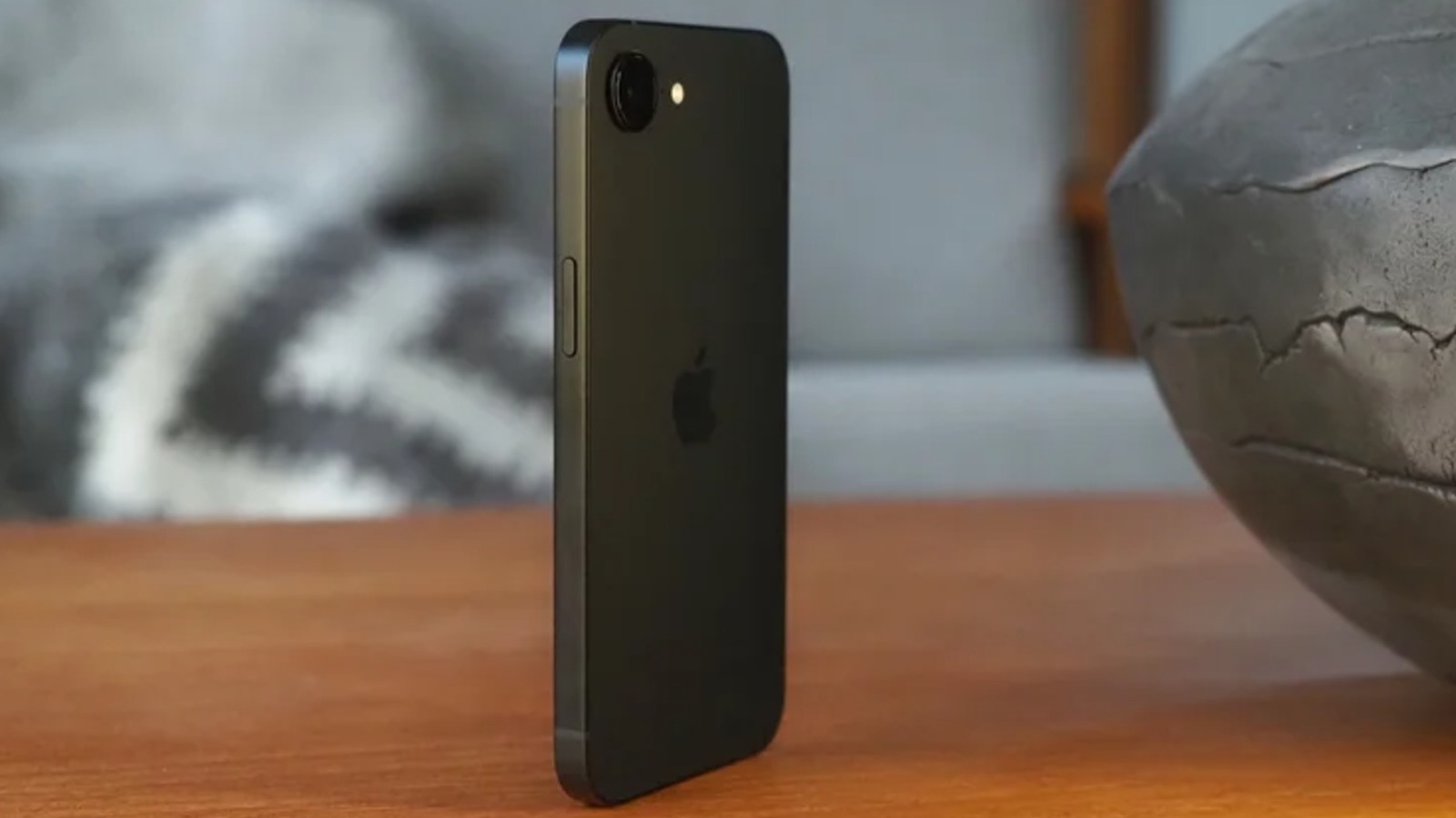 Как Apple делает свои iPhone серии E такими доступными?