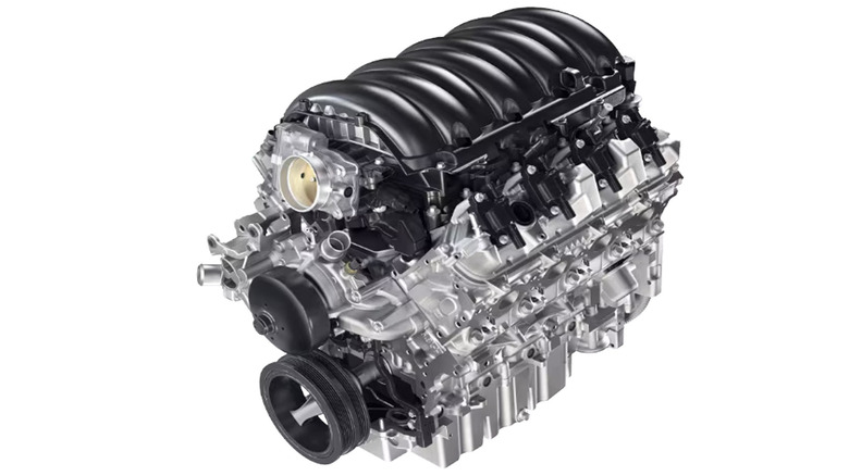 5,3-литровый двигатель V8 GM L84 на белом фоне