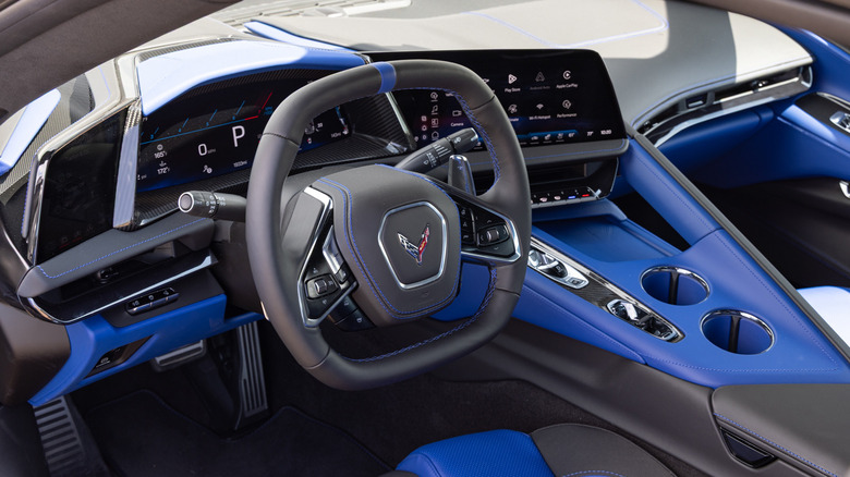 Руль и детали приборной панели Chevrolet Corvette Grand Sport X 2027 года