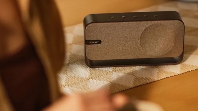 Bluetooth-динамик Bose SoundLink Home на подставке для столовых приборов