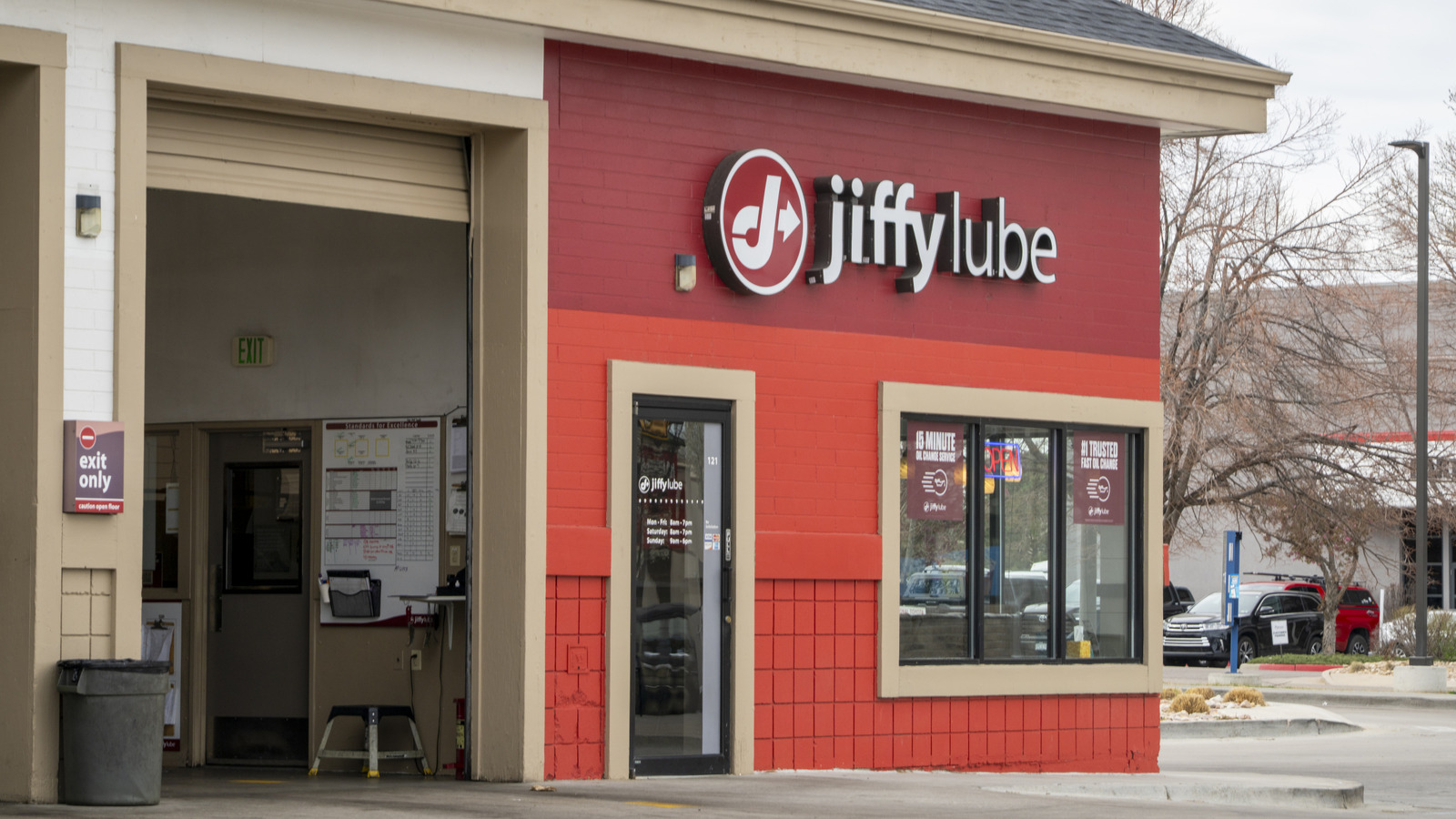 Кому принадлежит Jiffy Lube? (Это больше не Shell)