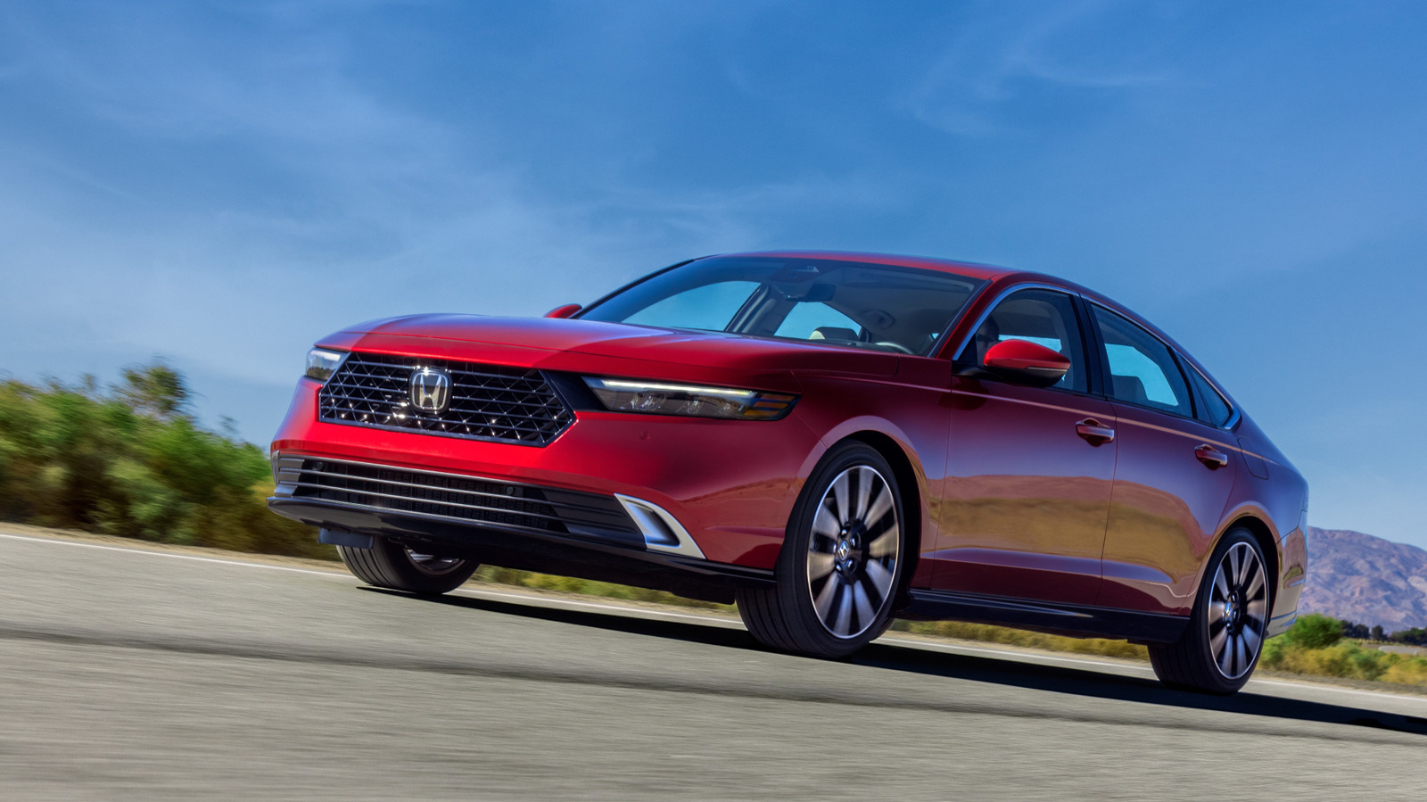 Тойота Камри против. Амортизация Honda Accord: что теряет в цене больше через 5 лет?