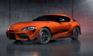 Nissan Z против Toyota GR Supra: какой спортивный автомобиль разгоняется до сотни быстрее?