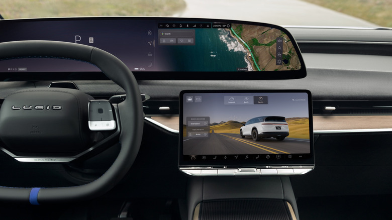 Приборная панель Lucid Gravity GT-S.