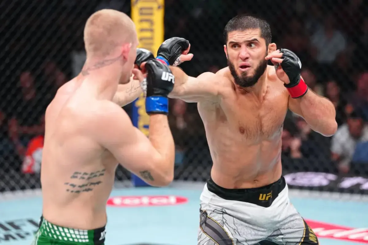 Ислам Махачев победил Иэна Мачадо Гарри на UFC 330
