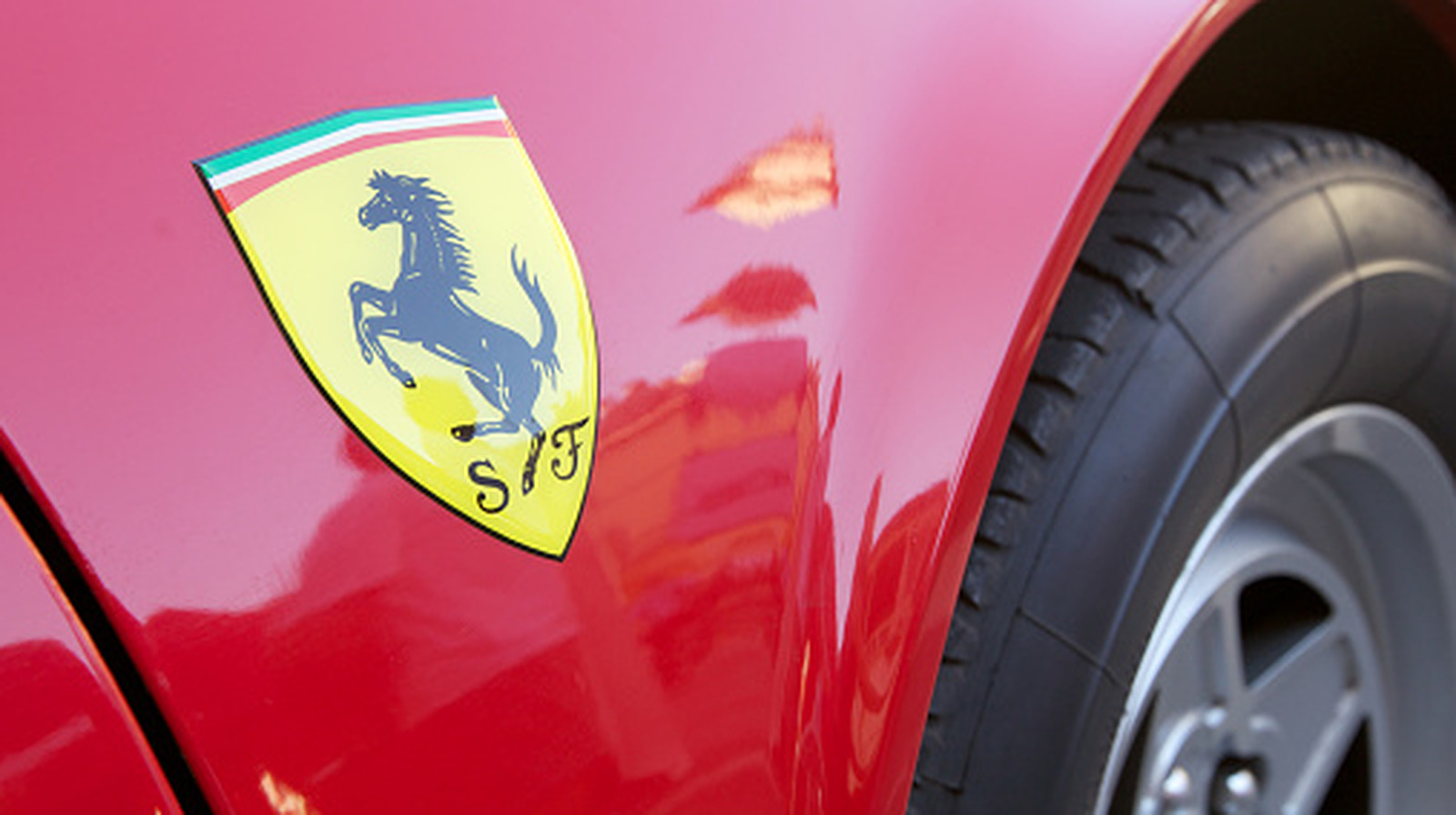 Самая мощная из когда-либо созданных Ferrari имеет двигатель V6, которому стоит благодарить