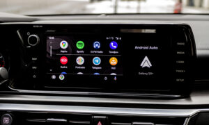 5 проблем с беспроводным подключением Android Auto, которых нет при использовании USB