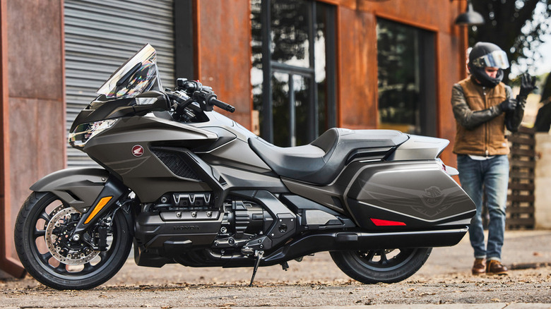 Honda Goldwing 2026 года с наездником