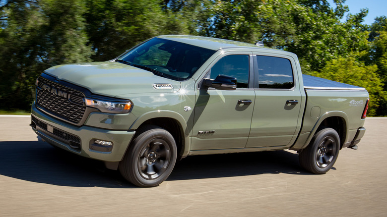 2026 Ram 1500 Big Horn со значком «Символ протеста»