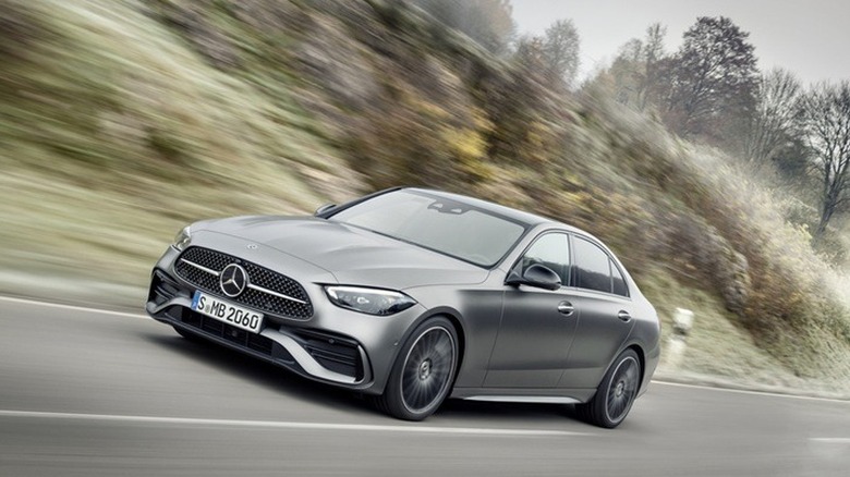 Mercedes-Benz C 300 в движении