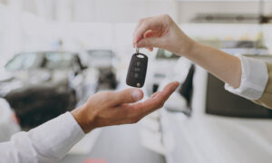 5 самых доступных роскошных компактных автомобилей, которые можно купить в 2026 году