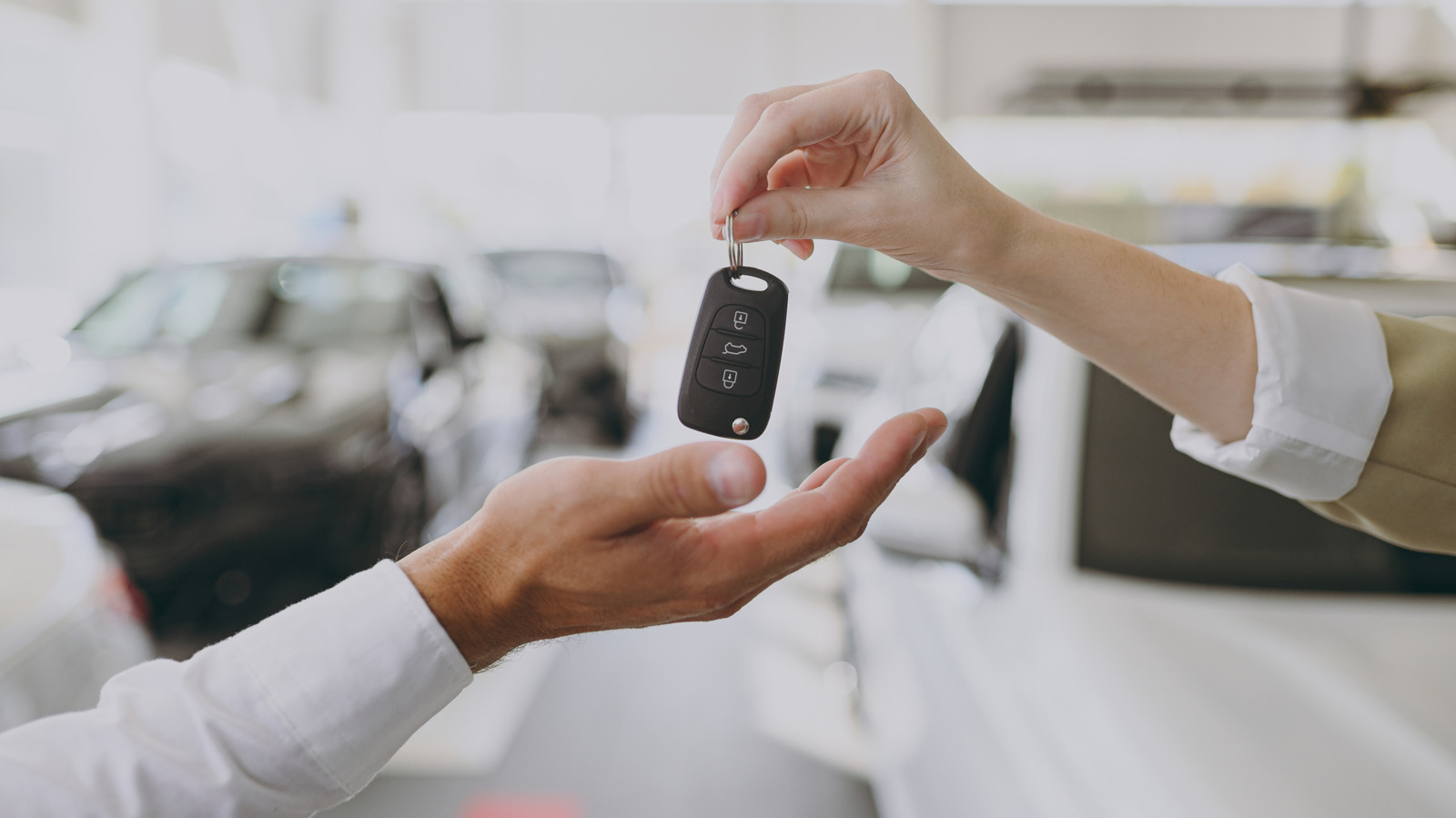 5 самых доступных роскошных компактных автомобилей, которые можно купить в 2026 году