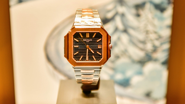Patek Philippe Cubitus, вид спереди.