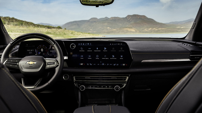 Интерьер Chevy Traverse High Country 2027 года