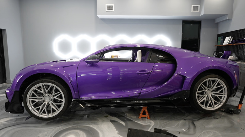 Bugatti Chiron Pur Sports после ремонта в мастерской.