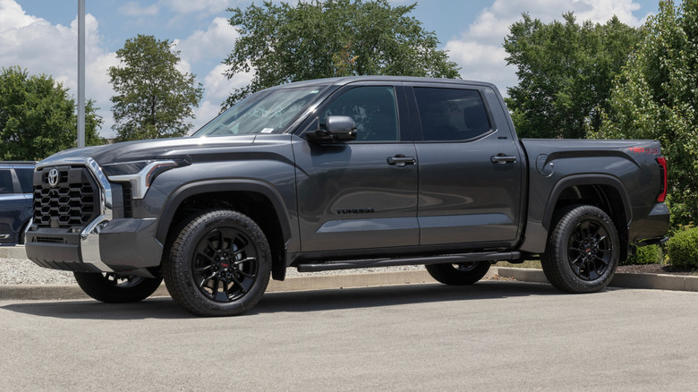 Toyota Tundra 1794 на выставке