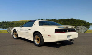 Этот забытый Pontiac 80-х был быстрее, чем почти любой другой автомобиль на дороге
