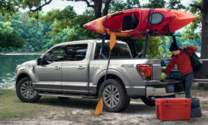 Почему у Ford F-150 такой «провал» в передних боковых окнах