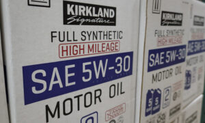 Costco ограничивает покупку моторного масла, поскольку бренд Kirkland достигает рекордно высоких цен
