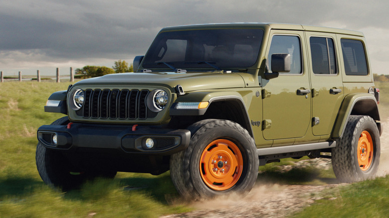 Четырехдверный Jeep Wrangler JL-2A 2027 года, вид спереди в 3/4