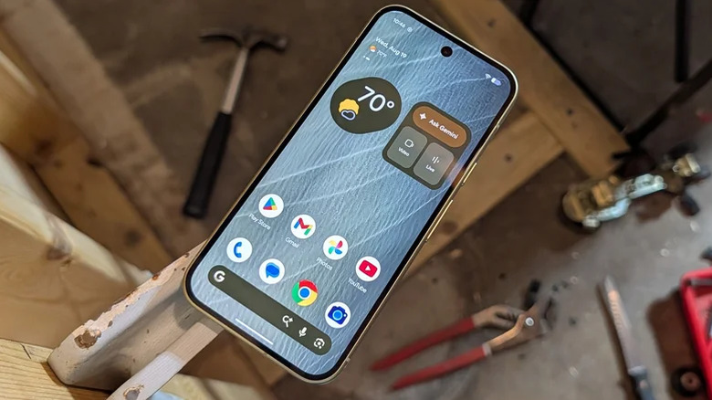 Google Pixel 11 в мастерской
