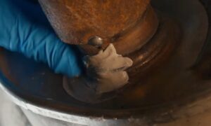 Можете ли вы использовать JB Weld для ремонта выхлопной системы?