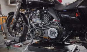 Для чего нужен компенсатор на мотоцикле Harley-Davidson?