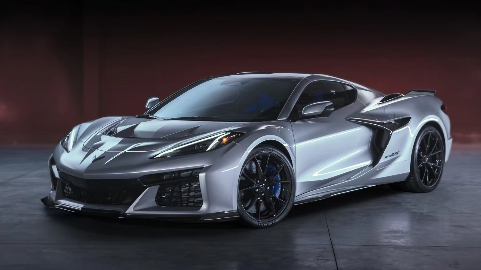 Сколько будет стоить C8 Corvette ZR1X в 2026 году и разрешено ли его использование на улице?