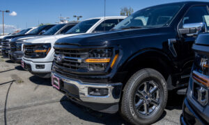 Ford возобновляет производство F-150 после закрытия легендарного завода в Дирборне