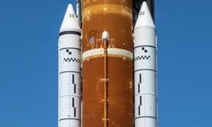 Почему на ракетах есть эти черно-белые клетчатые квадраты?