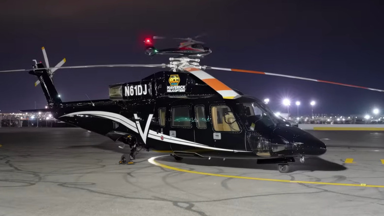 Снимок вертолета Sikorsky S-76, используемого Maverick Helicopters.