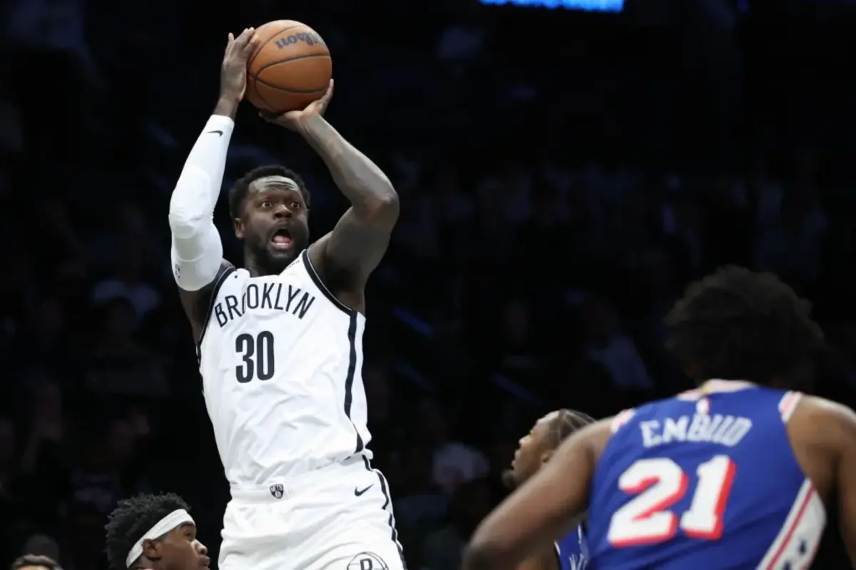 Джулиус Рэндл подает пример в предсезонной победе «Нетс» над «76ers»