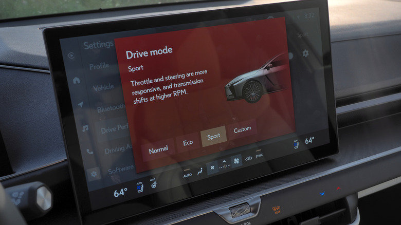 Интерфейс режима вождения Lexus ES 350h 2026 года