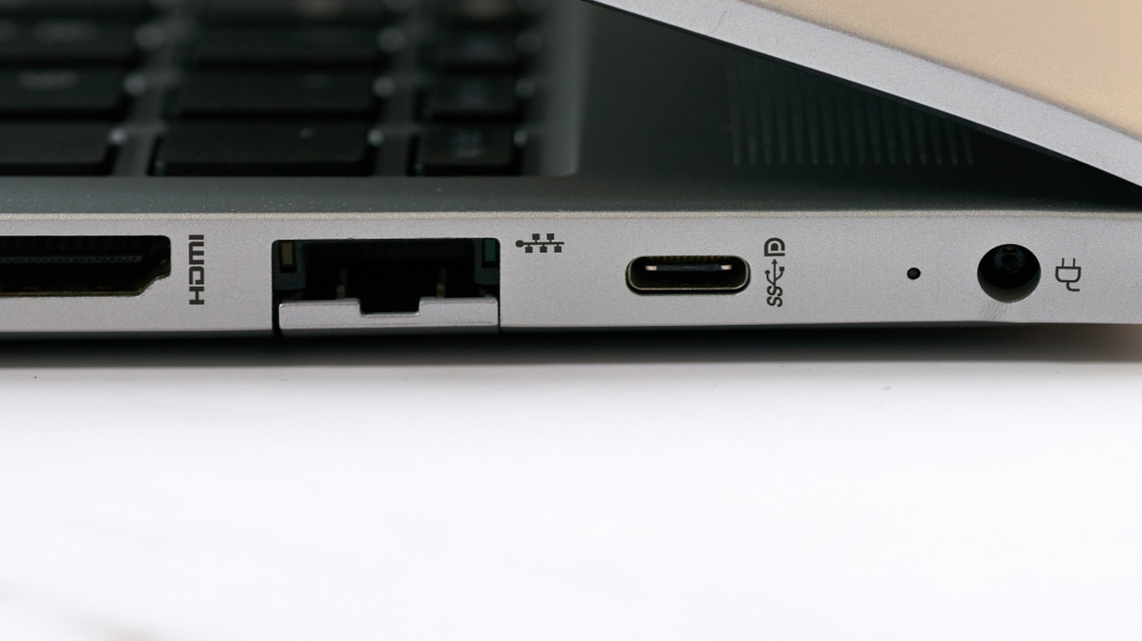 Что означает, если рядом с USB-портом есть символ «D»