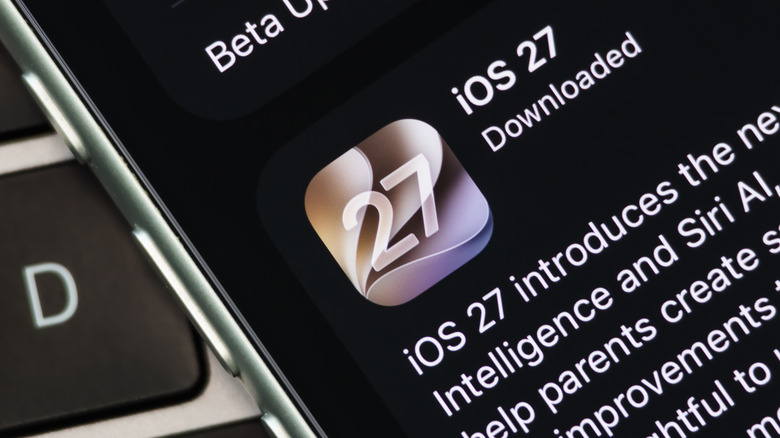 Сообщение об обновлении iOS 27 на iPhone.