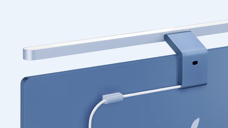 синяя панель iScreenbar за iMac