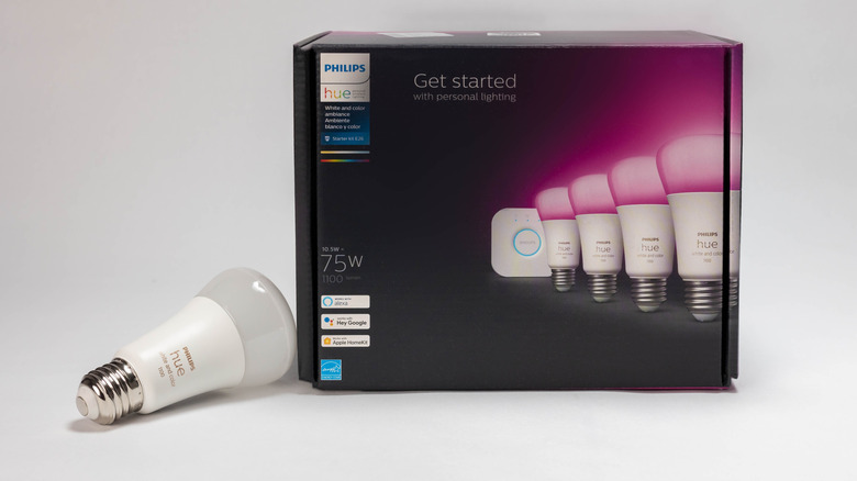 Стартовый комплект умной лампы Philips Hue со концентратором
