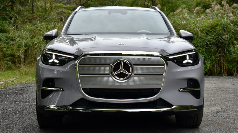 Mercedes-Benz GLC EV 2027 года, вид спереди.