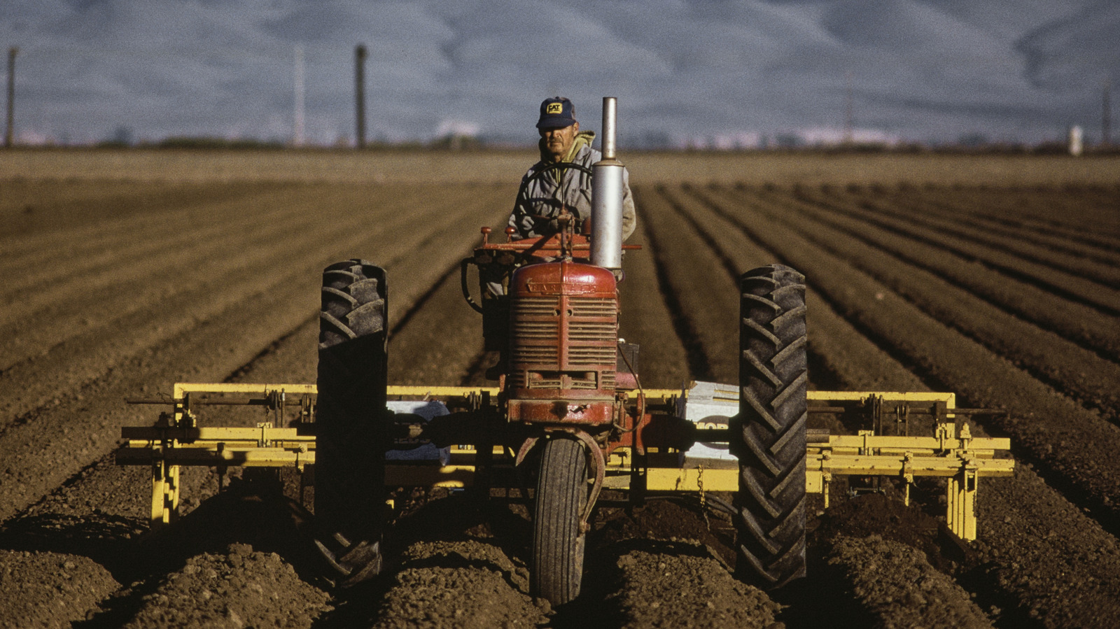 Почему International Harvester прекратила производство тракторов?
