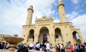 Призрак репрессий советской эпохи проникает в запрет на ношение хиджаба в Азербайджане