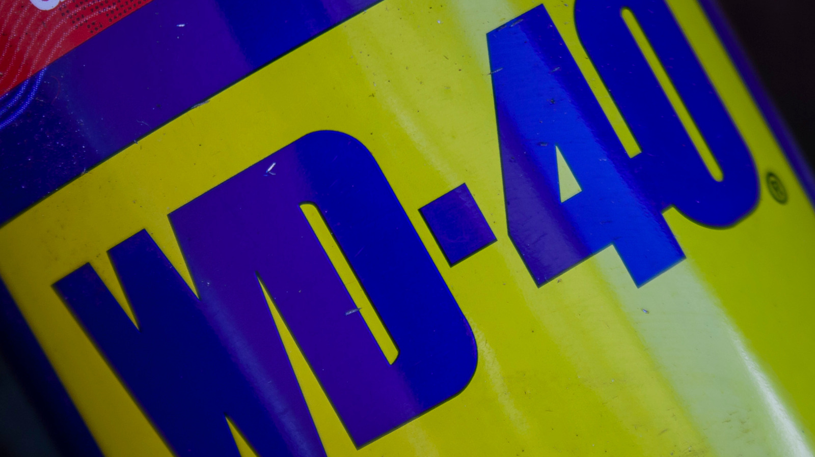 Безопасно ли использовать WD-40 для очистки кожаных сидений автомобиля?